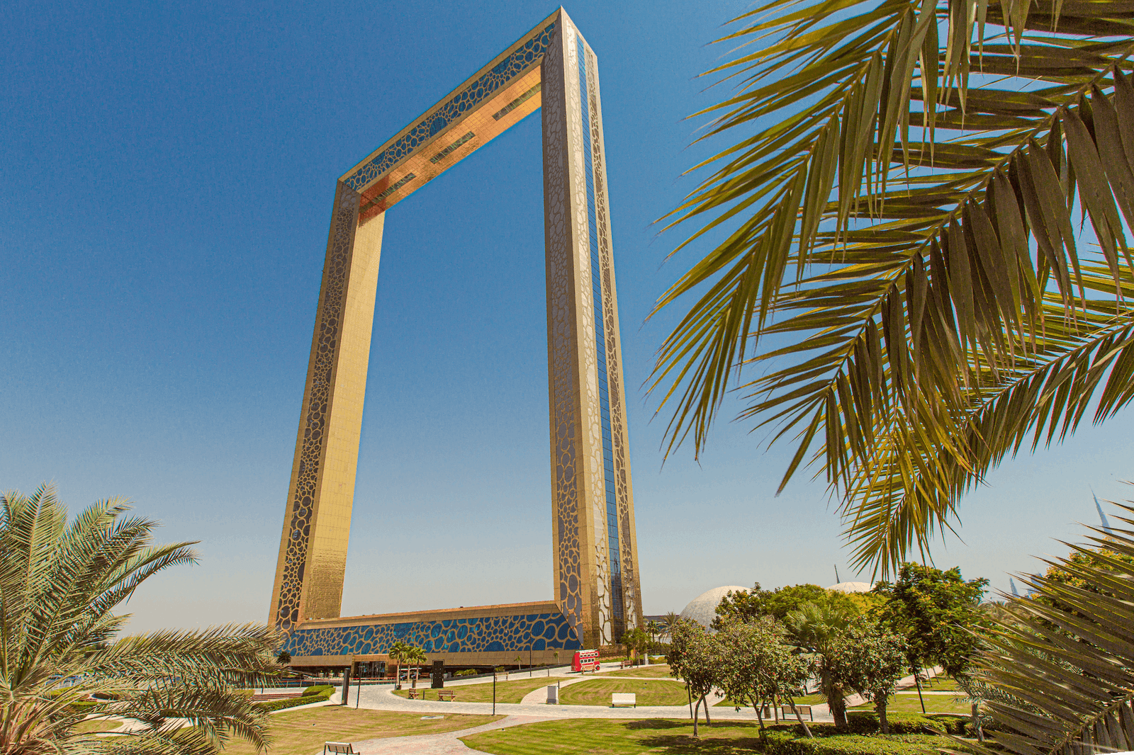iconic skyscraper dubai frame