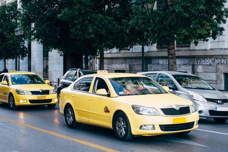 Dubai Taxi jobs, highlighting lucrative opportunities in the UAE job market.