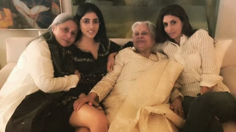 jaya bachchan family