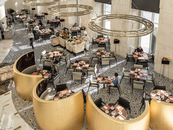 Festive Christmas brunch setup overlooking Dubai’s skyline with holiday décor and seasonal dishes — Christmas brunch Dubai 2025.