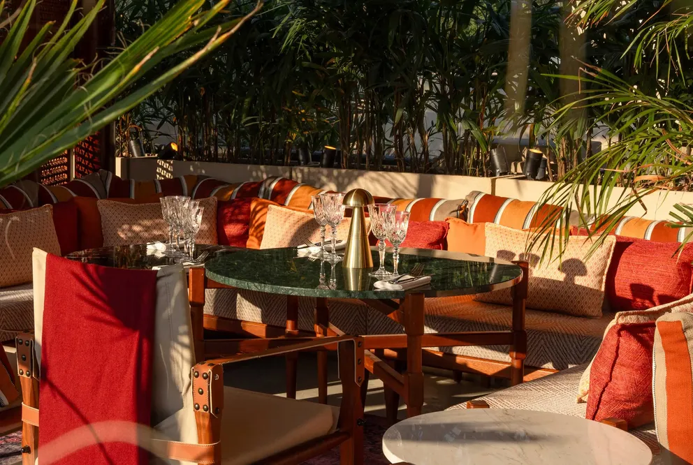 Al Hadheerah, Bab Al Shams